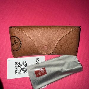 Ray-Ban Leather Case w branded Cleaning Cloth. New.